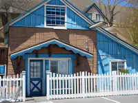 Sugarloaf Mountain Motel