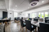 Logis Hôtel la Cremaillère Hôtels à : Hagetmau