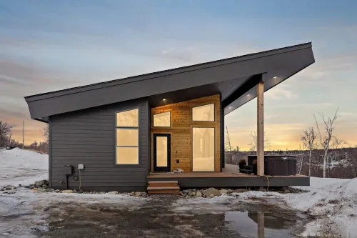 Cozy Bluff Getaway  with Hot Tub Hotels in Wasilla