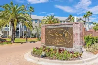Coastal Treehouse, Heart of Destin! Walk to beach! Massive Balcony w/ Lake Views - خلابة