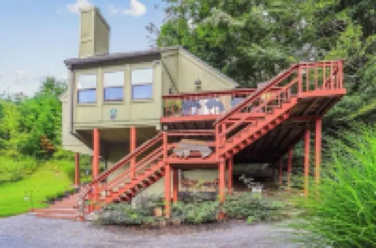 The Bear Lair-Cozy Retreat-Close to 2 Ski Resorts-Central Heating and AC