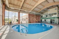 Howard Johnson by Wyndham Branson Theatre District Hotels in Branson