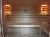 House by the lake, swimming, fishing, boat, sauna, pet, WLAN. Hotels in Grossefehn