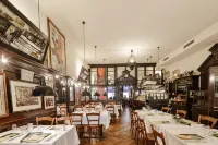 Hotel Orphée - Großes Haus فنادق في ريغنسبورغ