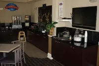 Baymont by Wyndham Crestview - breakfast