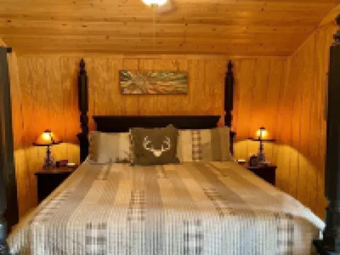 Mid-Canyon Cabin near Bryce and Zion National Parks