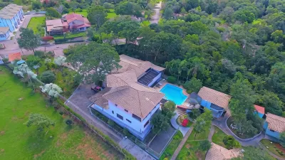 Pousada Casa Rosa Hotels near Capital da Chapada dos Veadeiros