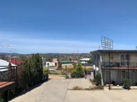 Crest Motor Inn Hotel di Queanbeyan