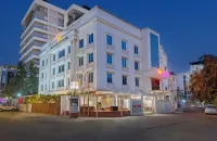 화이트 하우스 바도다라  호텔