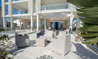 Hotel Petite Fleur - Housity