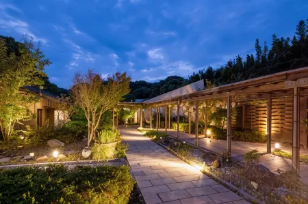 Mori No Nanakusa Отели рядом с достопримечательностью «Natsuigahama Hamayû Park»