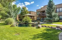 Cozy 2-bedroom Condo in serene Overgaard