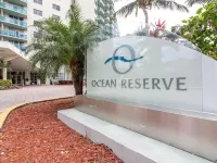 Beautiful apartment- just across the beach!
