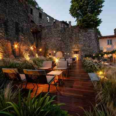 Relais San Vigilio Al Castello Hotel Exterior