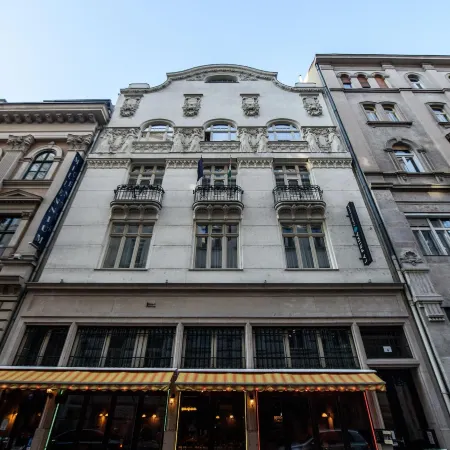 La Prima Fashion Hotel Budapest Отели рядом с достопримечательностью «Мост Эржебет»