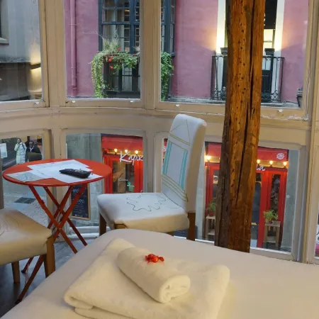 Pensión AliciaZzz Bed and Breakfast Bilbao