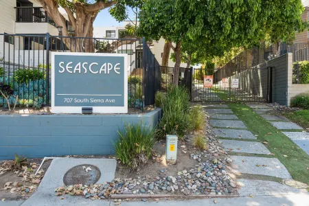 Panoramic Ocean Views and Beach Access - Exquisite Coastal Retreat