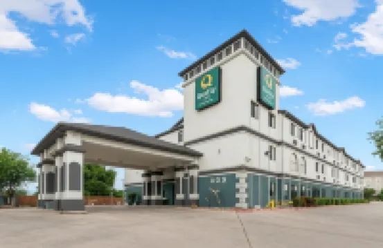 Quality Inn Near Seaworld - Lackland Hotels near West San Antonio