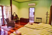 Banthongna Hotels in Sawankhalok