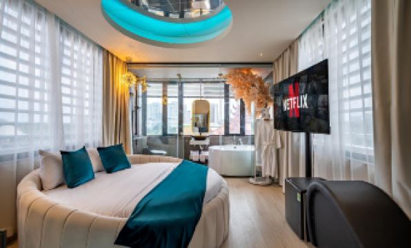 Midas Hotel