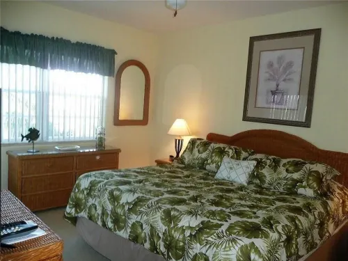 Beautiful open sunny Condo on waterfront dock with Gulf access in  Cape Coral Fl