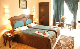 New Farah Hotel