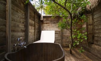 Bon Ton Antique Wooden Villas