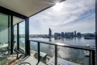 Melbourne Private Apartments - Stadium and Harbour Views