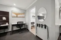 Bayhill Inn - parking