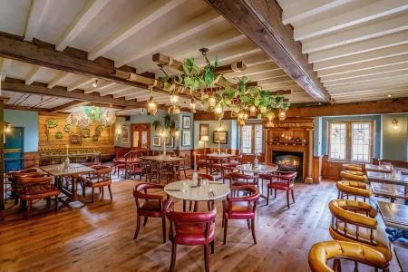 Grosvenor Pulford Hotel & Spa Отели в г. Рексхэм