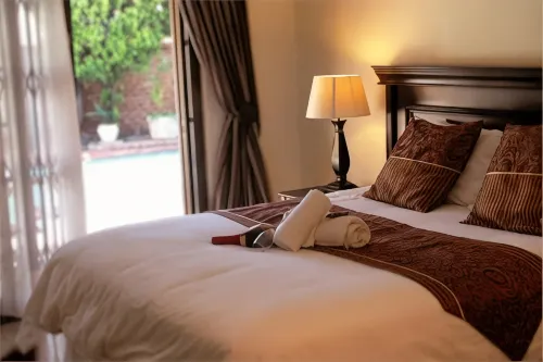 Rosenthal Guesthouse - ที่มีสระว่ายน้ำ