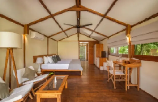 Gili Teak Beach Front Resort