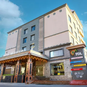 Hotel the Grand Ladhukara