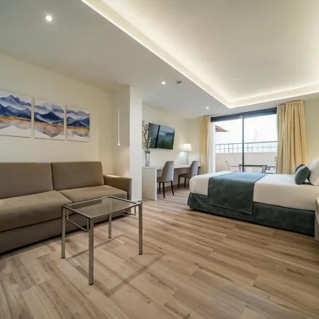 Hotel Concordia Barcelona Отели рядом с достопримечательностью «Фонд Джоан Миро»