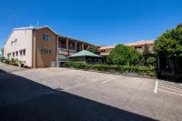 Albury Georgian Motel & Suites - Parkplatz