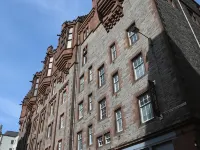 Safestay Edinburgh Cowgate Hotels near Gladstone's Land