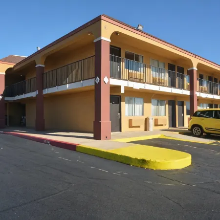 Super 8 by Wyndham Midwest City OK