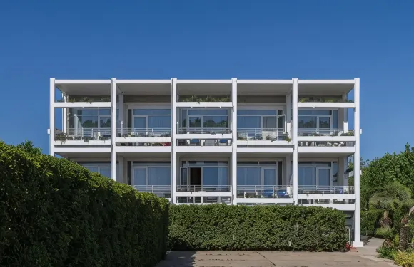 拉康基利亞酒店