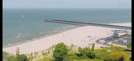 Large Lakehouse~Pet Friendly+Private Beach+Hot Tub+Game Rm+Tiki Hut+Gym=Fun!