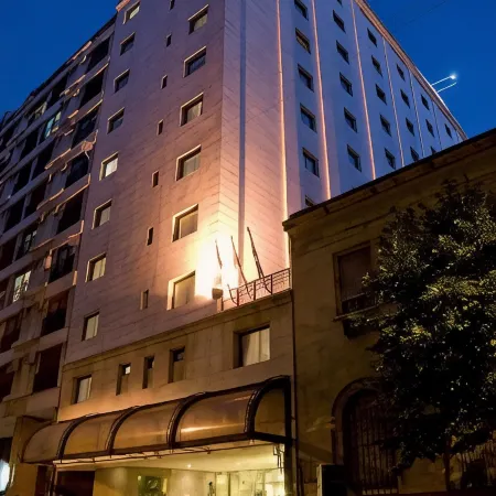 Argenta Tower Hotel & Suites Отели рядом с достопримечательностью «Дворец Сан-Мартин»