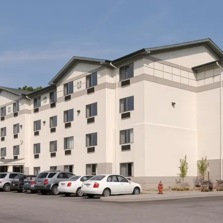 Super 8 by Wyndham Manchester Airport