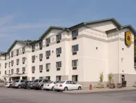 Super 8 by Wyndham Manchester Airport Hotels in Merrimack