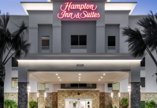 Hampton Inn & Suites