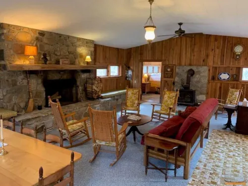 Closest Cabin to Old Rag & Steps to White Oak Canyon; 2 ponds w/ private creek Hotels in Robertson