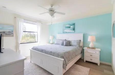 Luxury Condo in Upscale Lakewood National Golf CommunityExperience the Best