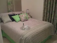 Double Room Private Shower Room (Deg-yr) Hotels in Harlington