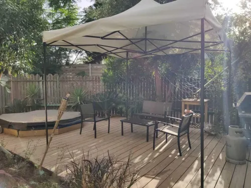 Wake up in this bright apartment near the beach with vibrant energyx Hotels in Caesarea