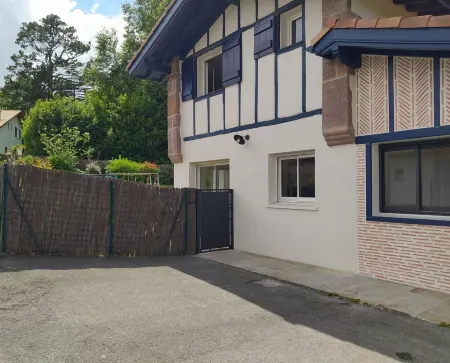 House with garden 5 min from the beach