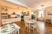 Demeures & Châteaux - Hôtel de La Porte Saint-Malo Hotel a Dinan