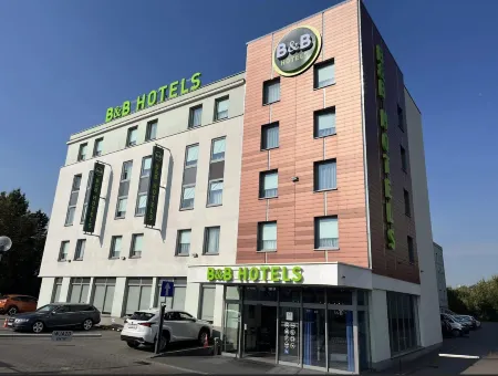 B&B HOTEL Warszawa-Okęcie
